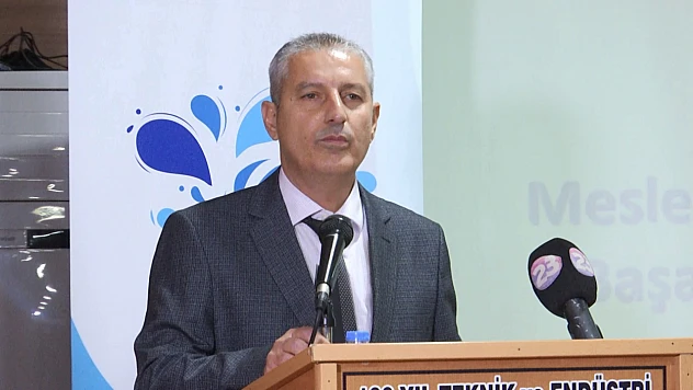 Öğrenciler MESS Eğitim Vakfı tarafından ödüllendirildi