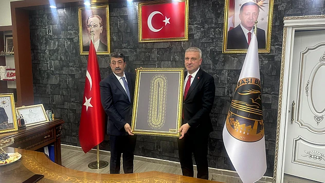 Oktay Saral Yurtbaşı Belediyesi'ni takdir etti