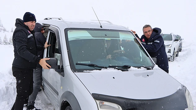 Özel idare karla mücadele çalışmalarını sürdürüyor