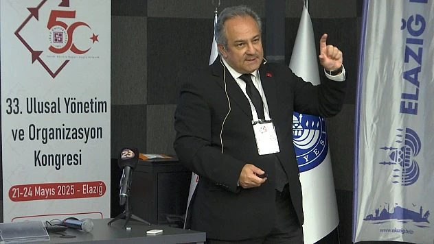 Prof. İlhan, geleceğin mesleklerini anlattı