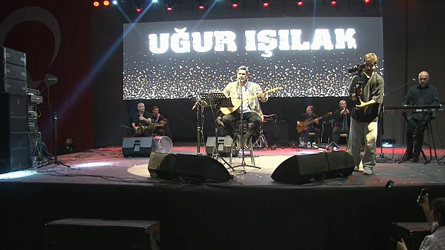 Uğur Işılak, hayran bıraktı