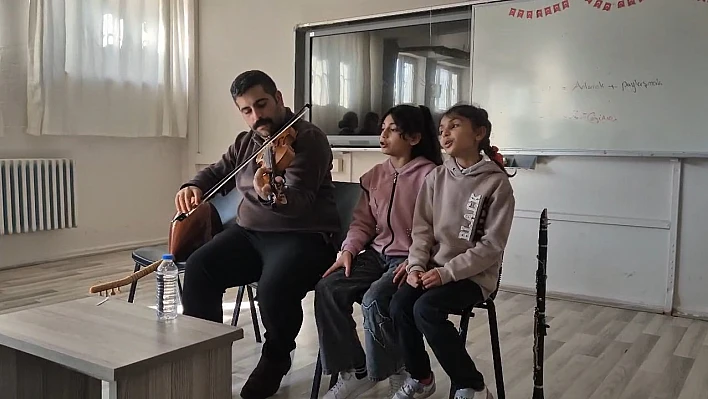 Arıcak'ta 'Müzik Aletlerini Tanıyoruz' etkinliği