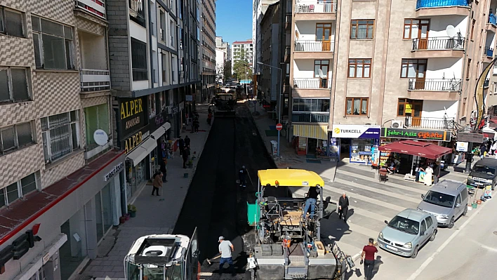 Asfaltlama hamlesi sürüyor, ulaşımda güven ve konfor artıyor