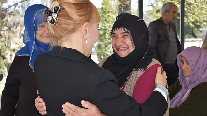 Bağımsız Aday Prof. Dr. Açık, çınarlarımızı unutmadı