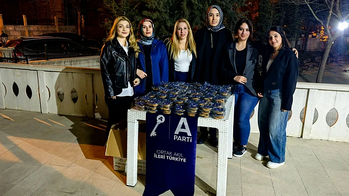 Başkan Ercan, Kadir Gecesinde vatandaşlarla buluştu
