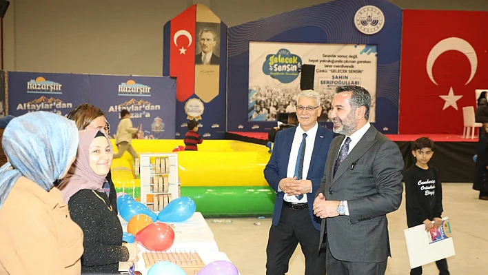 Başkan Şerifoğulları, Ailefest'te ailelerle buluştu Genç çiftin nikahını kıydı