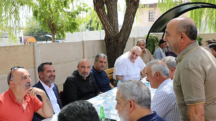 Başkan Şerifoğulları, vatandaşlarla bir araya gelmeye devam ediyor