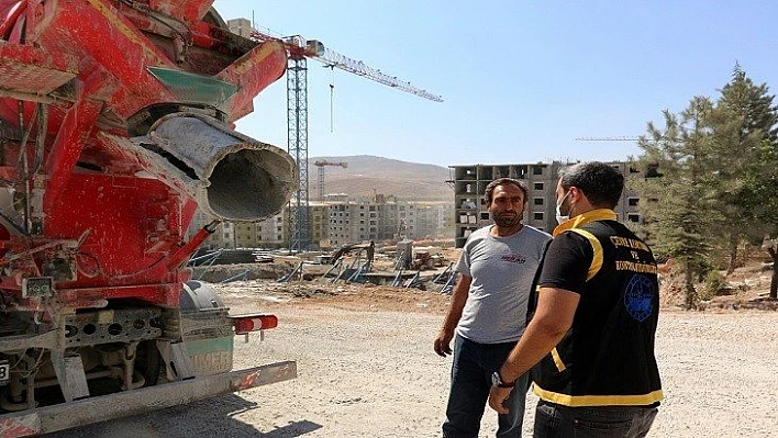 Belediye Yollara Zarar Veren Beton Mikserlerine Göz Açtırmıyor