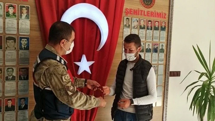 Dede yadigarı 27 bin TL'lik tespih bulundu, sahibine teslim edildi