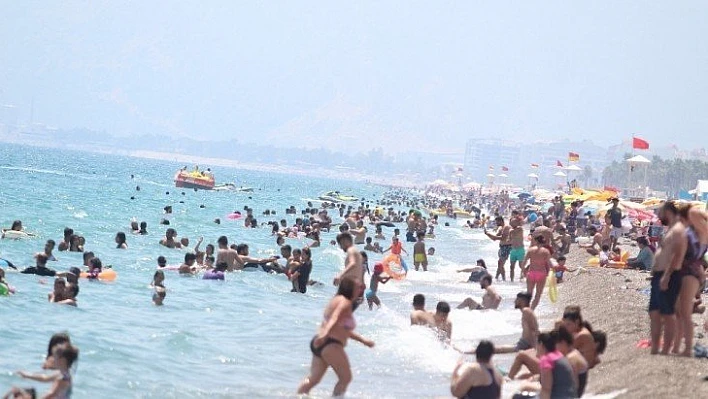 Deniz suyu sıcaklığı hava sıcaklığıyla eşitlendi, Antalya denize döküldü