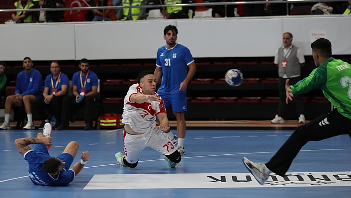 Dünya Şampiyonası elemelerinde A Milli Takımımız rakibine fark attı