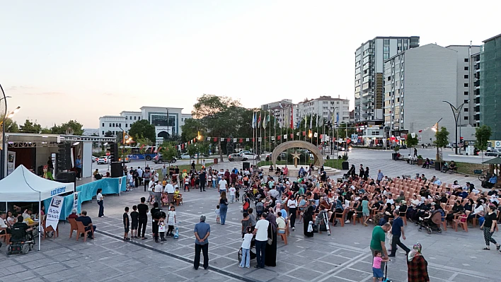 Elazığ Belediyesi'nden, gezici tiyatro şenliği