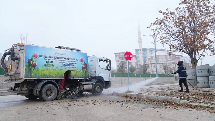 Elazığ Belediyesi, Olgunlar Mahallesi'nde kapsamlı temizlik yaptı
