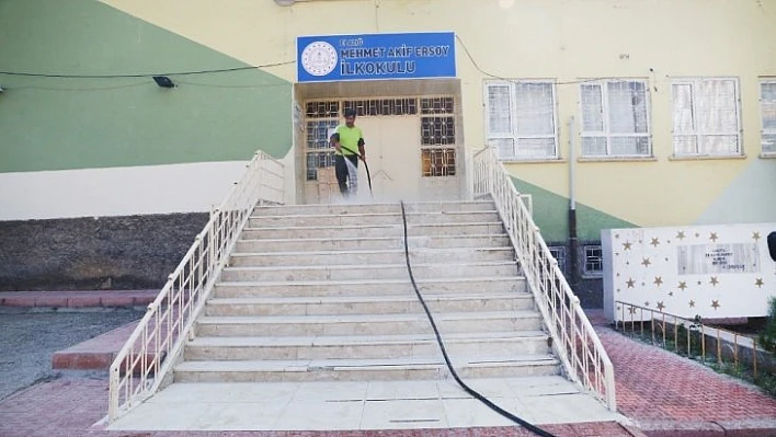 Elazığ'da  okullarda temizlik çalışması