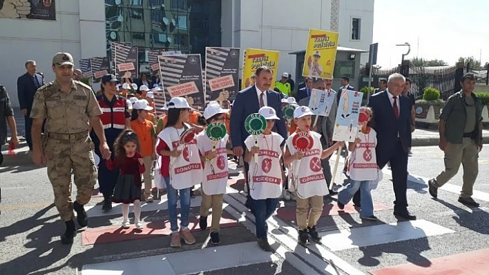 Elazığ'da 'Yaya Geçidi Nöbeti' etkinliği