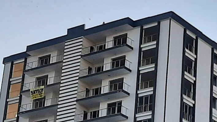 Elazığ'da 12 katlı binada intihara teşebbüs