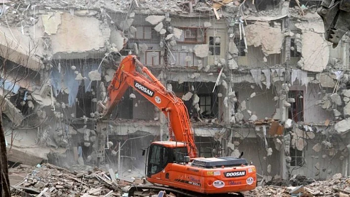Elazığ'da 275 binanın yıkım işlemi tamamlandı