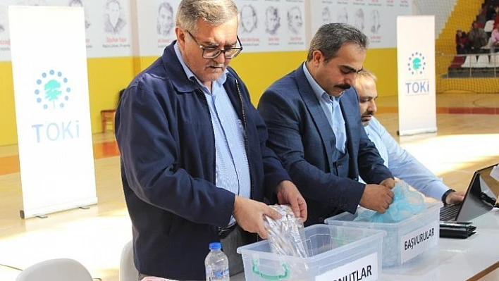 806 aile, kura ile konut sahibi olmanın sevincini yaşadı