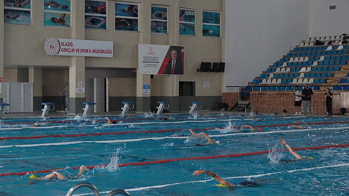 Elazığ'da Aquatlon nefes kesti