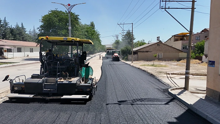 Elazığ'da asfalt hamlesi sürüyor
