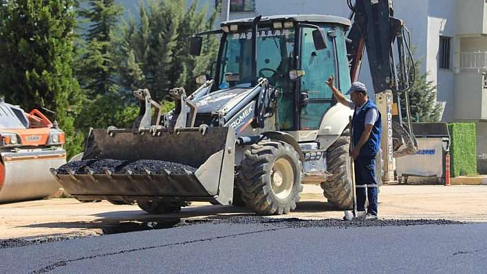 Elazığ'da asfalt seferberliği sürüyor
