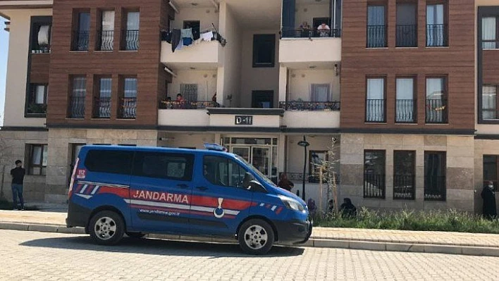 Elazığ'da bir kadın, başından silahla vurulmuş halde bulundu