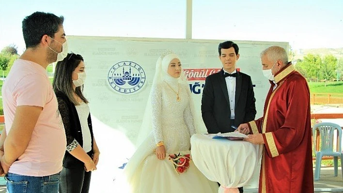 Nikahlar en fazla 10 kişi ile kıyılmaya başlandı