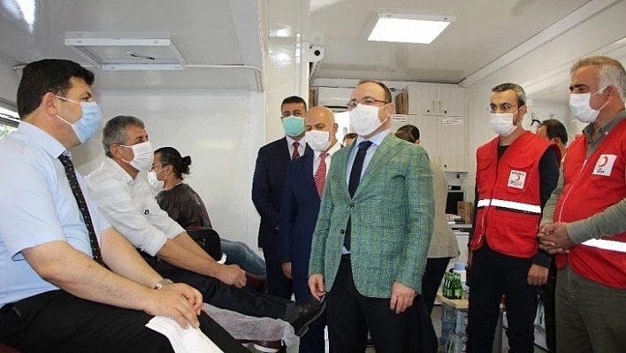 Gönüllü din görevlileri kan bağışında bulundu