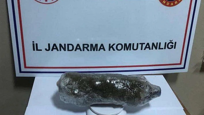 Elazığ'da pet şişe içerisine zulalanmış  esrar ele geçirildi