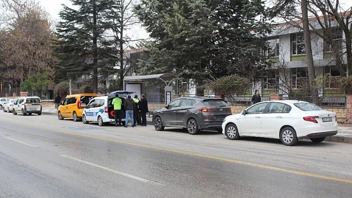 Elazığ'da zincirleme trafik kazası, 5 araç bir birine girdi