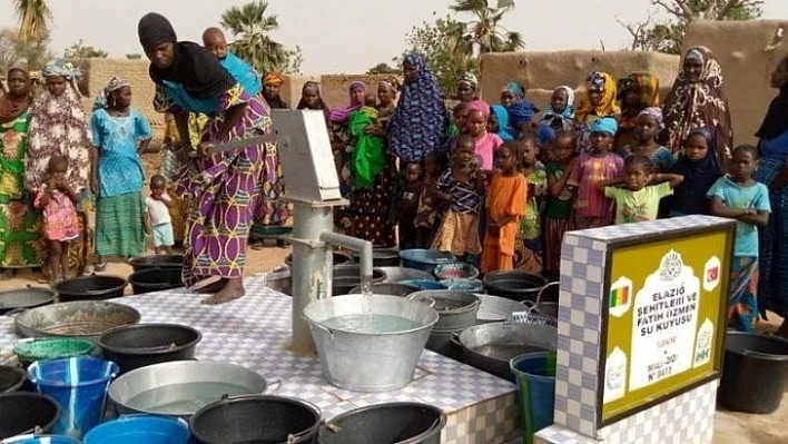 Elazığ'dan şehitler adına Mali'de  su kuyusu açıldı