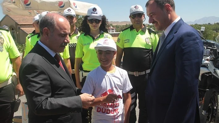 Emniyet Genel Müdürü Aktaş '100 bin emniyet mensubu 65 bin noktada trafik güvenlik hizmeti veriyor'