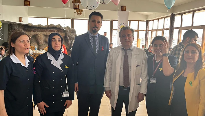 Fırat Üniversitesi Hastanesinde Kanser Haftası nedeni ile bir etkinlik düzenlendi