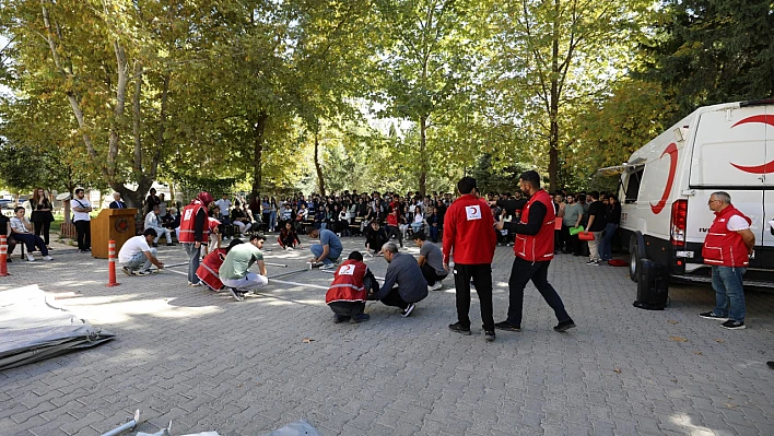 Fırat Üniversitesi Tıp Fakültesinde 'Afetlere Dirençli Toplum Eğitimi' düzenlendi