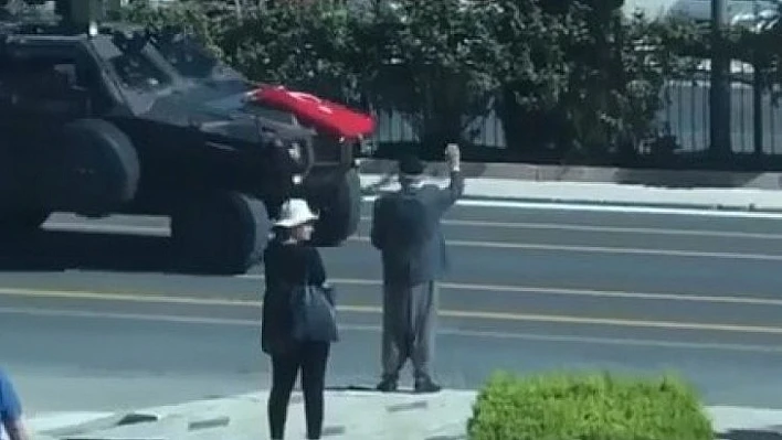 Gakko dayıdan duygulandıran hareket