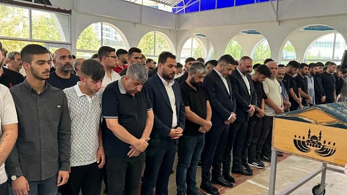Gür, toprağa verildi