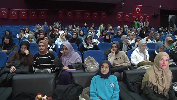 İHH Elazığ Şubesinden Hakikate Yolculuk konferansı