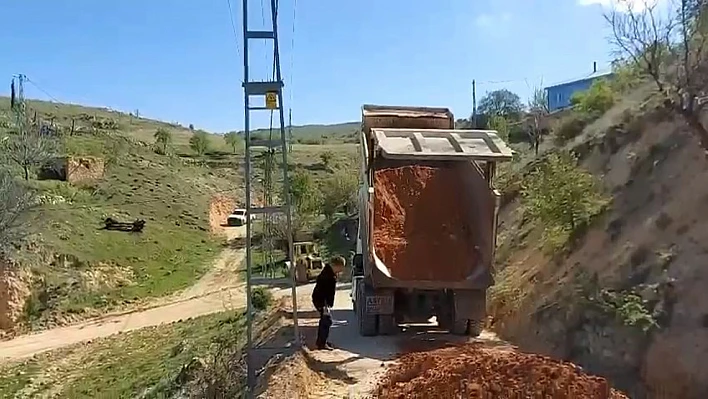 İl Özel İdaresi stabilize yol çalışmalarına devam ediyor