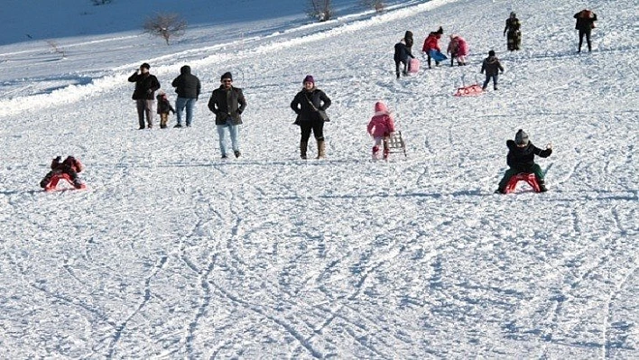 İl Özel İdaresinden Öğrenci ve Ailelerine Karne Hediyesi