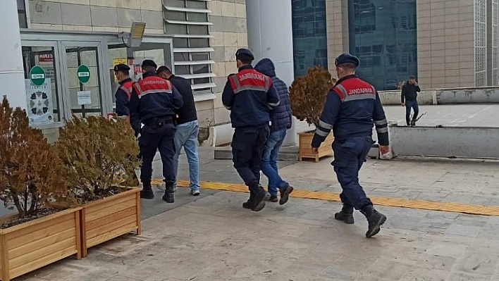 İş yerinde hırsızlık yapan şahıslar yakalandı