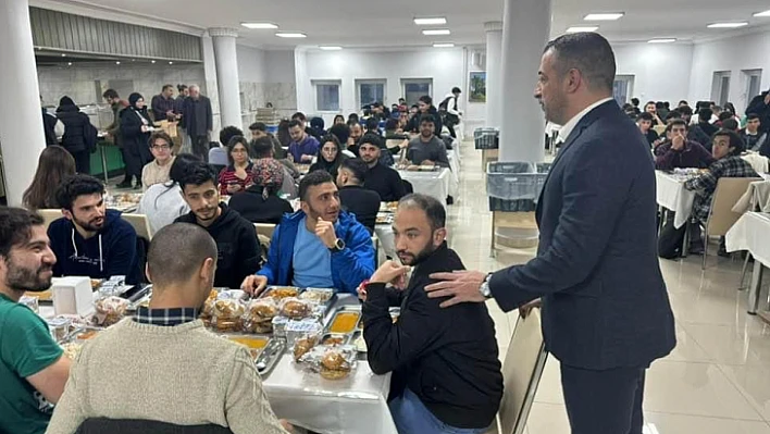 Işıkver, üniversite öğrencileriyle iftar yemeğinde buluştu
