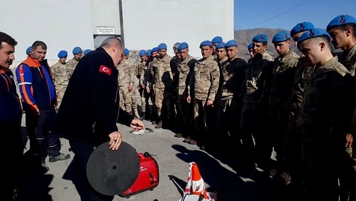 Jandarma personeline deprem farkındalık eğitimi