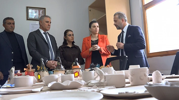 KADEM'den kadına yönelik şiddete karşı uluslararası mücadele günü etkinliği