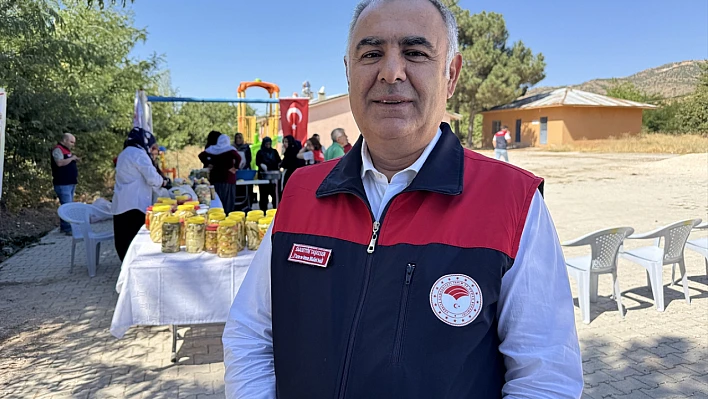 Kadın çiftçiler sebzeyi turşuya dönüştürerek gelir elde ediyor