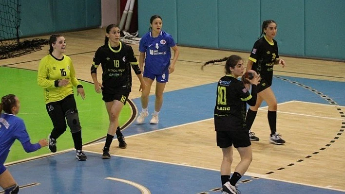 Elazığ Sosyal Yardımlaşma: 24 - Anadolu Üniversitesi: 32