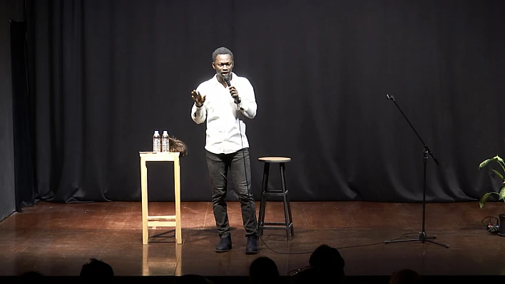 Kara Mizah Stand-Up Gösterisi Elazığ'da sahnelendi