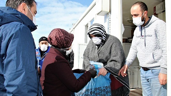 Konteyner kentteki depremzedelere destek