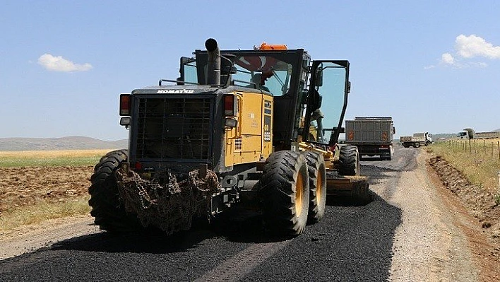 Köy Yolları Asfaltlanıyor