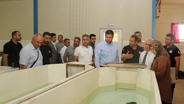 Nazırlı, alabalık üreticileriyle bir araya geldi