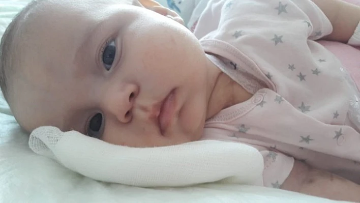 Nehir bebek yaşama tutunmak için ilik nakli bekliyor